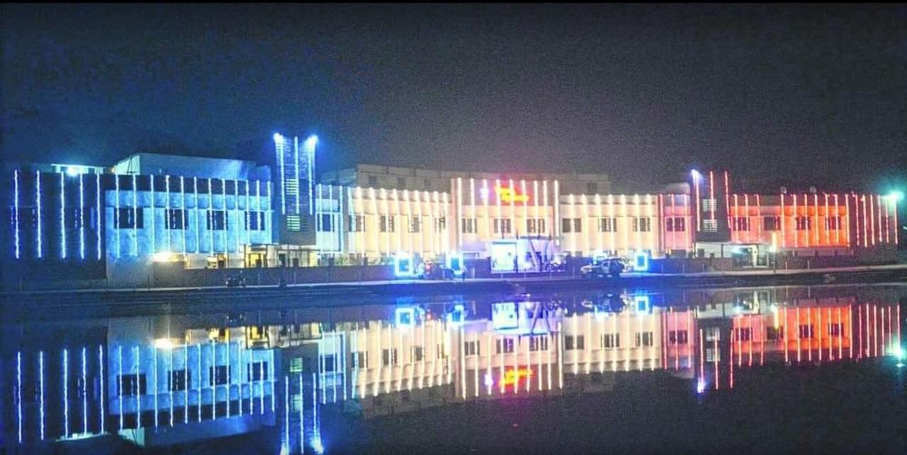 Готель Veena Regency Chas Екстер'єр фото
